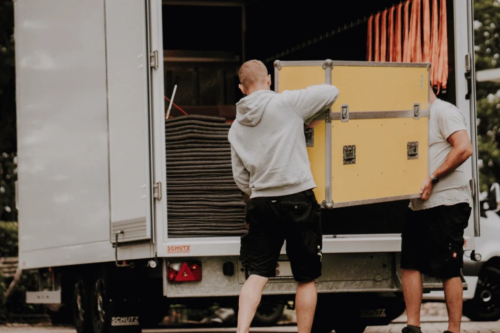 2 Möbelpacker für Nah- und Fernumzüge